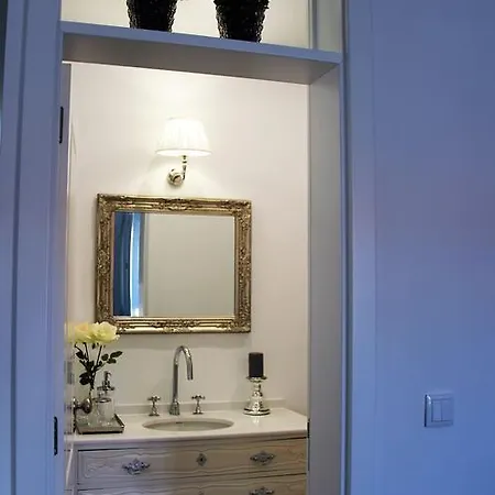 アパート 1912 - De Charme *